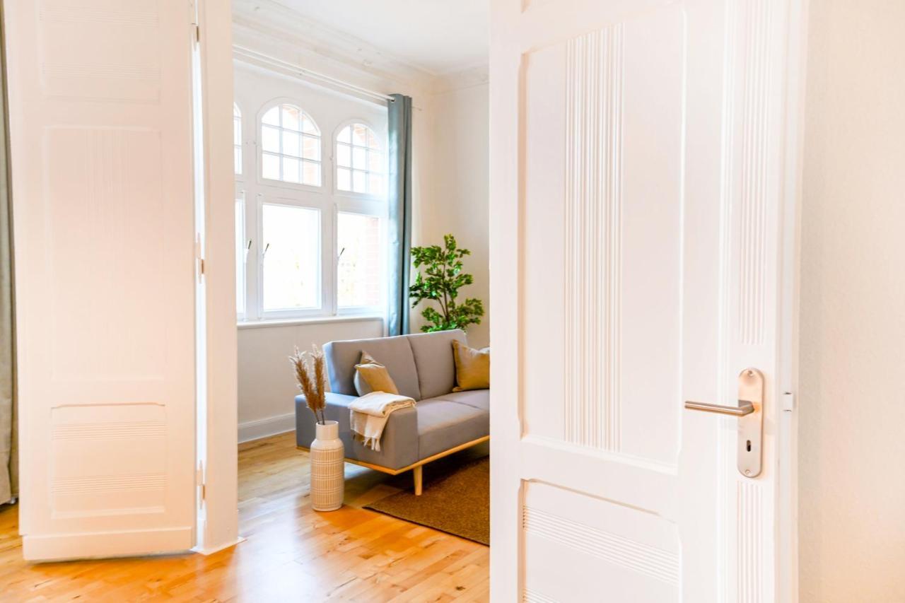 120Qm Denkmal Apartment In Krefeld Mit Stuck Und Balkon - Beuys Apartments - كريفيلد المظهر الخارجي الصورة
